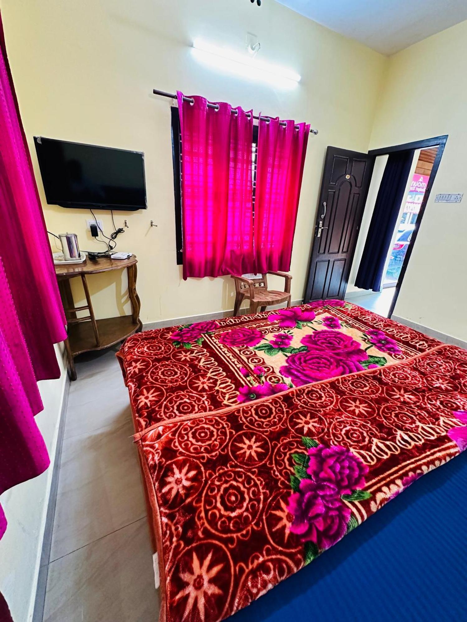 G Mount Budget Stay Munnar Bagian luar foto
